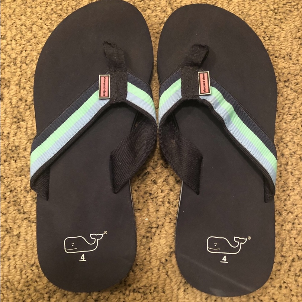 VINEYARD VINES BOYS FLIP FLOPS SIZE 4